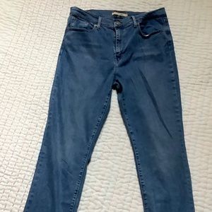 Ladies Premium  Levi’s 724 High Rise Straight Jeans